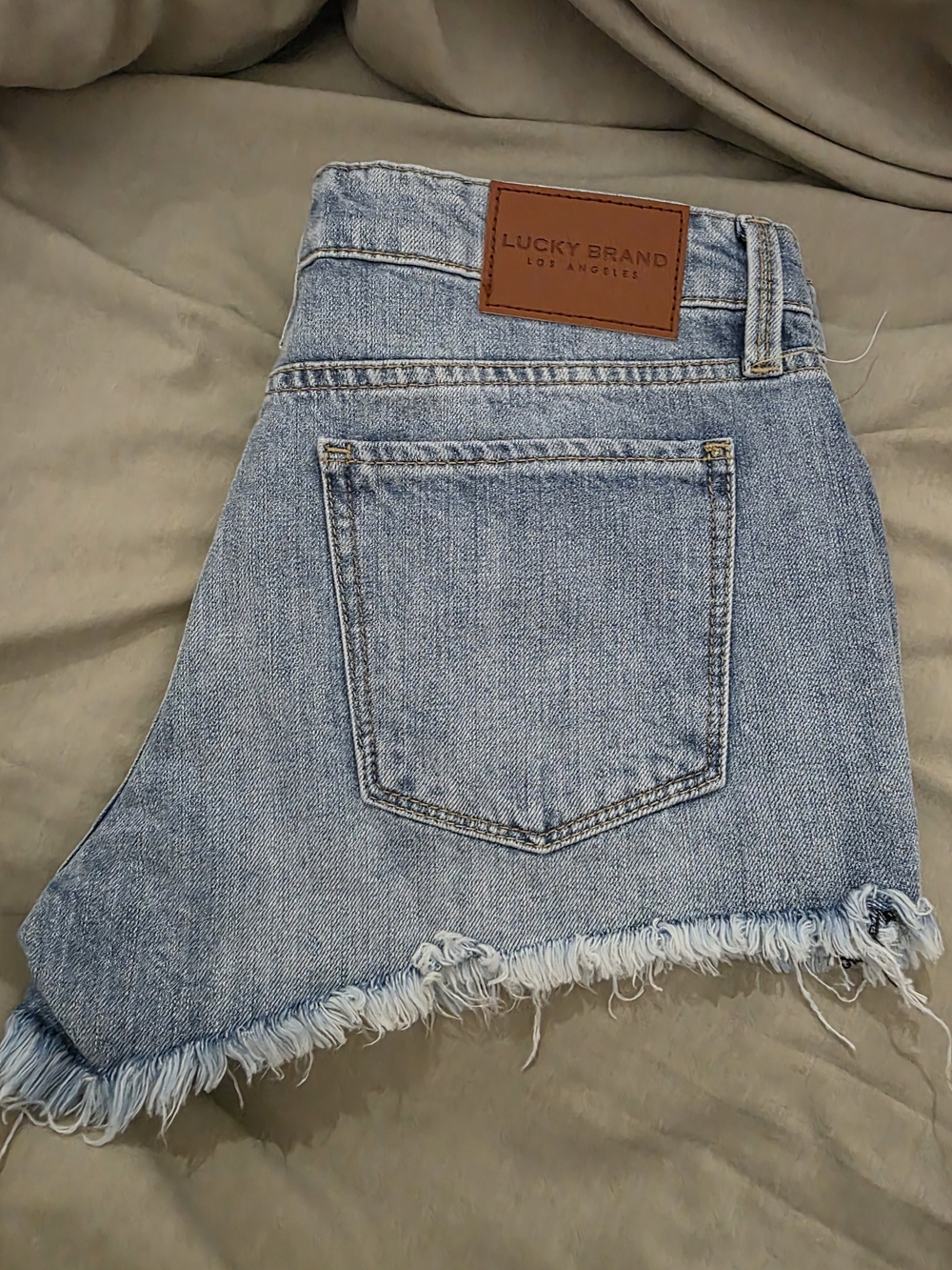 Lucky Brand Light Wash Denim Frayed Hem Women's Shorts